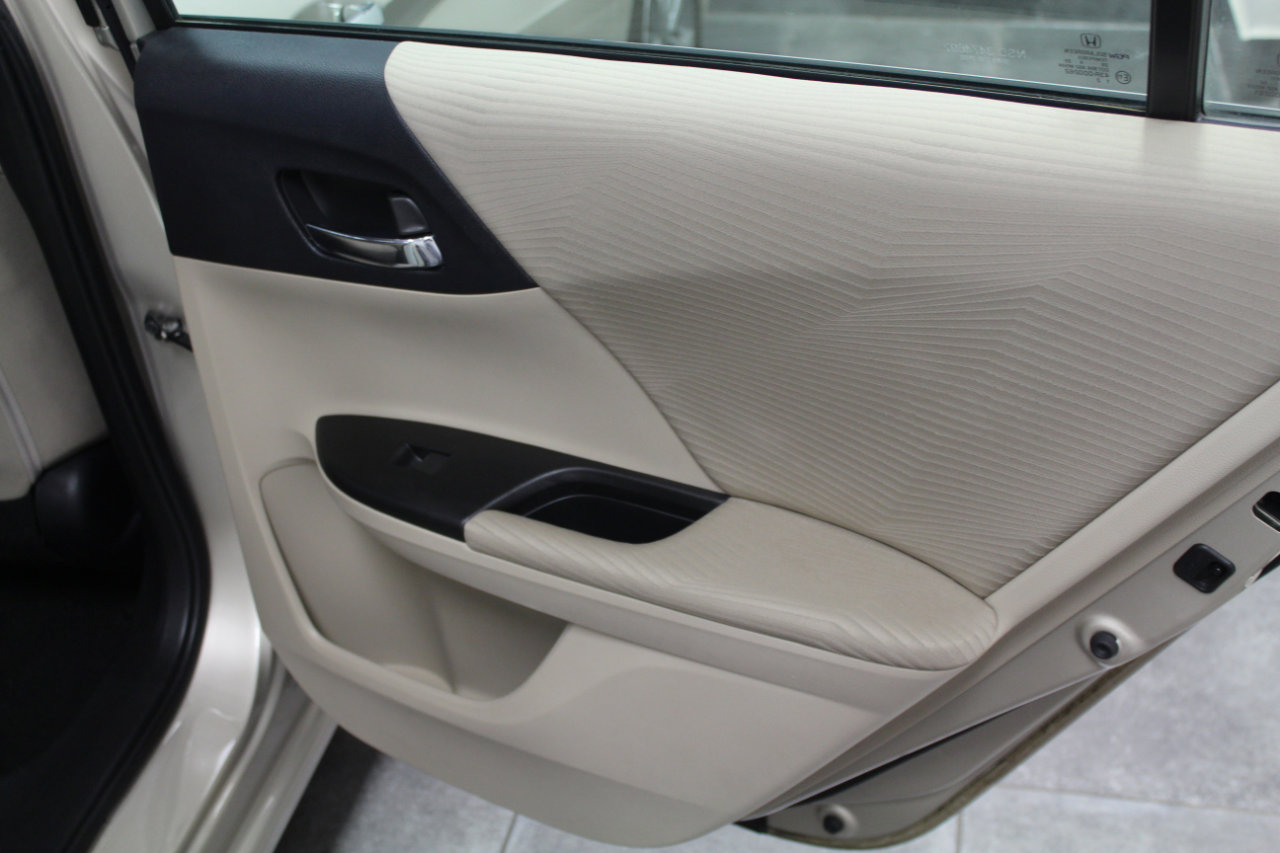 Used 2014 Honda Accord LX image 25