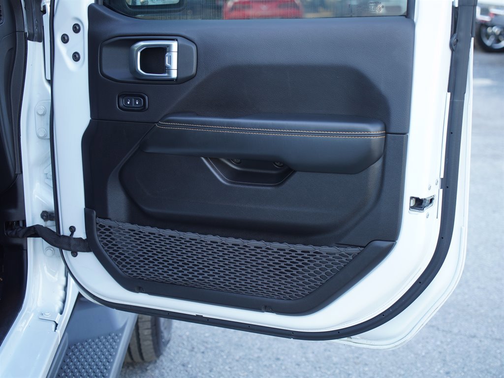 Used 2024 Jeep Wrangler Unlimited Sahara image 42
