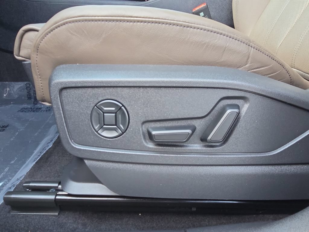 Certified 2025 Audi Q5 Premium Plus AWD/4WD image 11