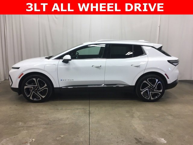 Used 2024 Chevrolet Equinox EV LT image 7