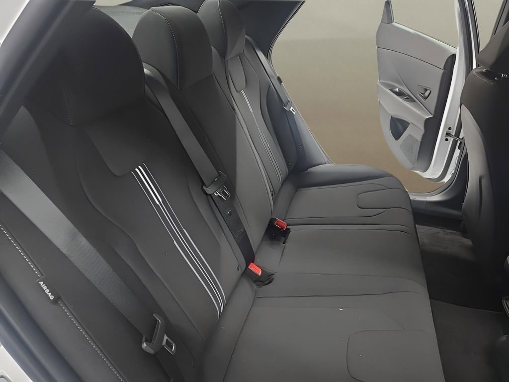New 2026 Hyundai Elantra Sport FWD image 18