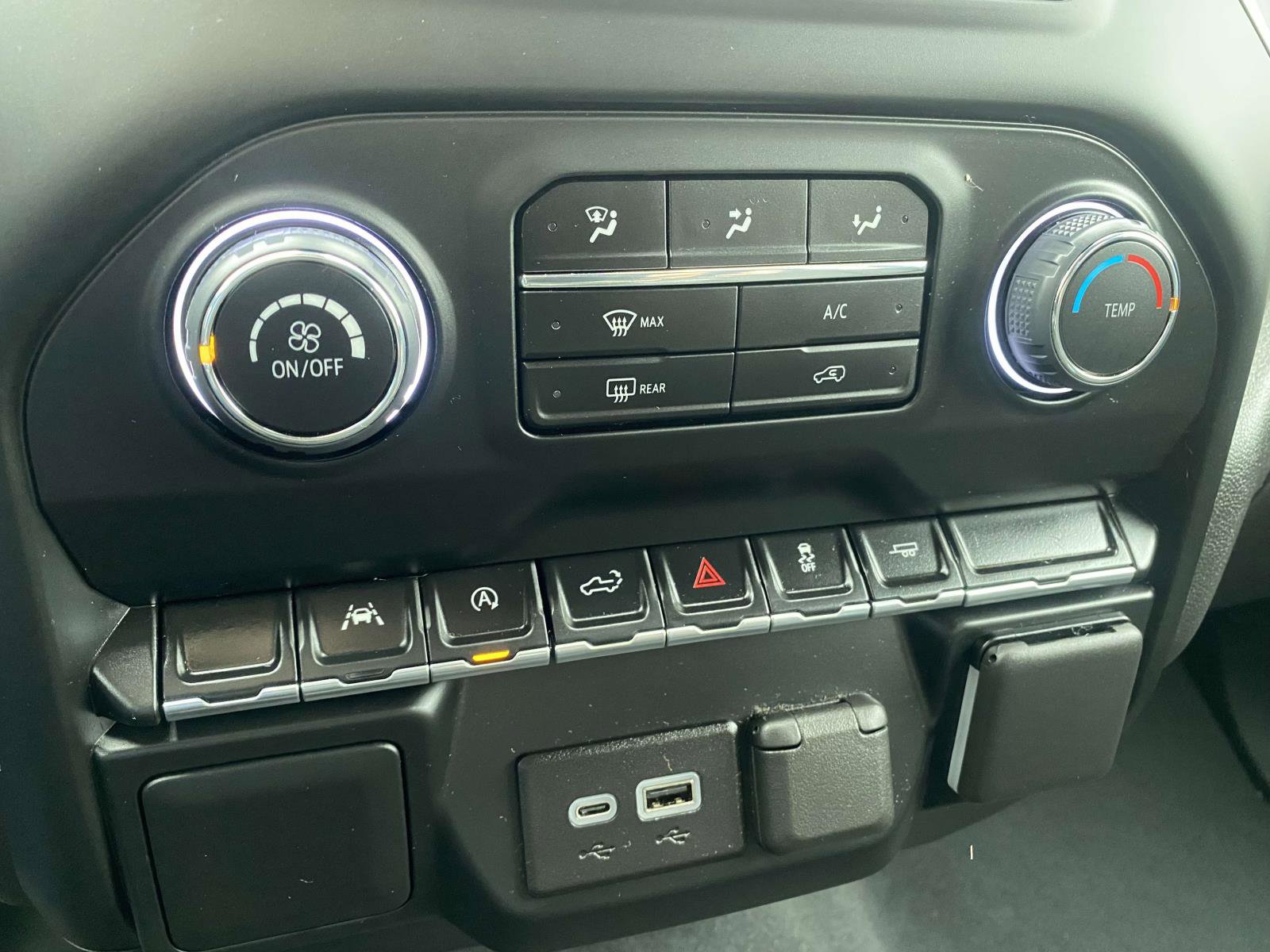 Used 2024 Chevrolet Silverado 1500 Custom image 25