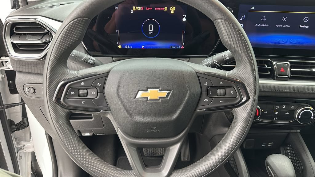 Used 2025 Chevrolet TrailBlazer LT w/ Driver Confidence Package AWD/4WD image 15