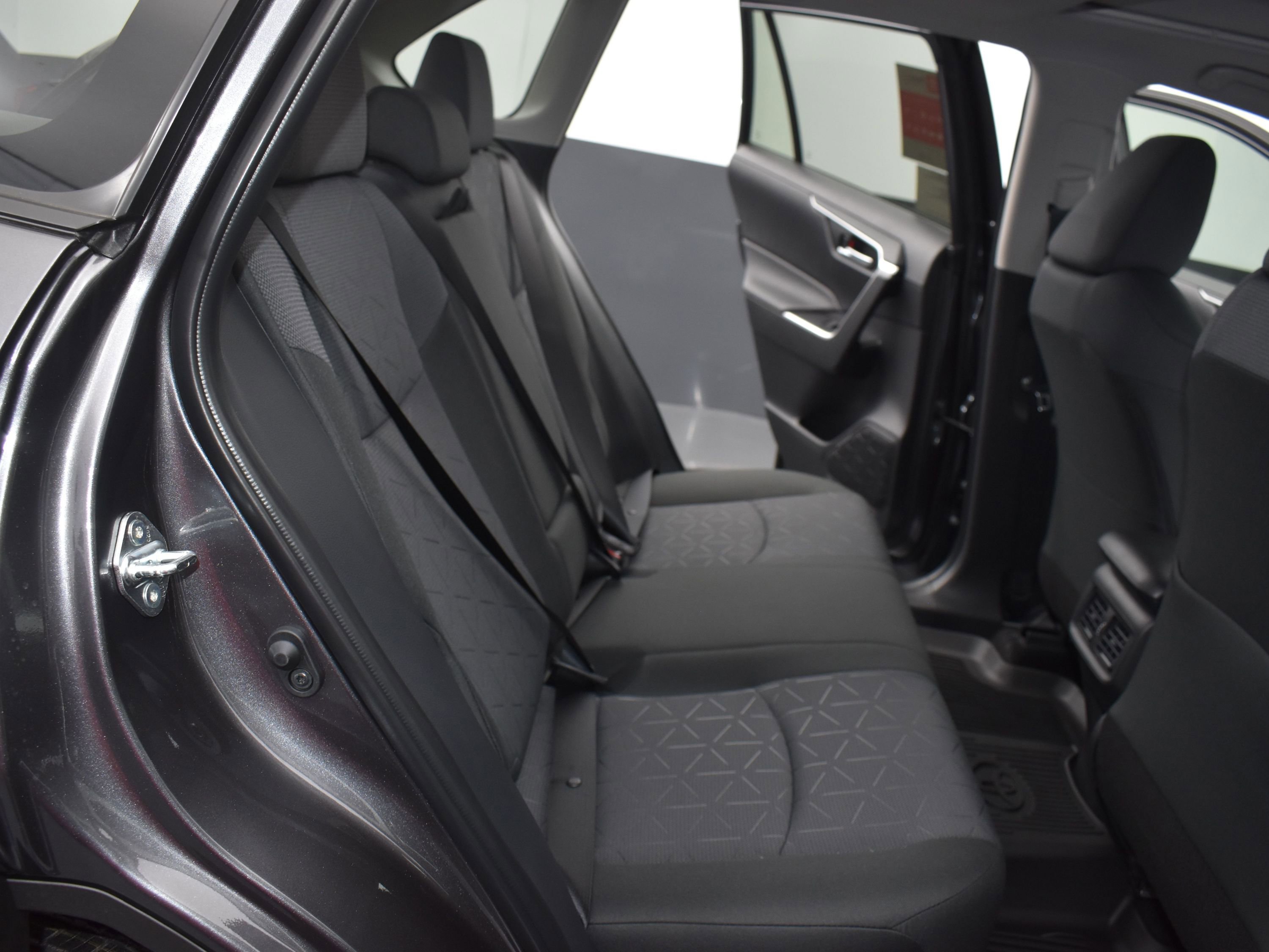 Used 2025 Toyota RAV4 XLE w/ Convenience Package image 26