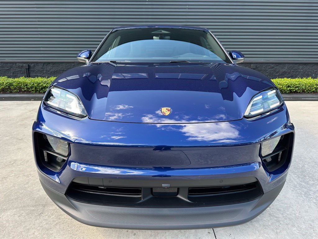 Used 2026 Porsche Macan 4 Electric AWD/4WD image 8