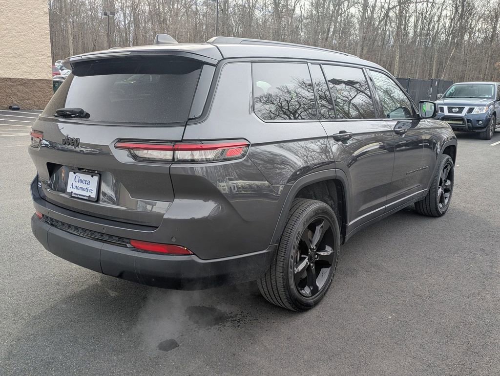 Used 2023 Jeep Grand Cherokee L Laredo image 5