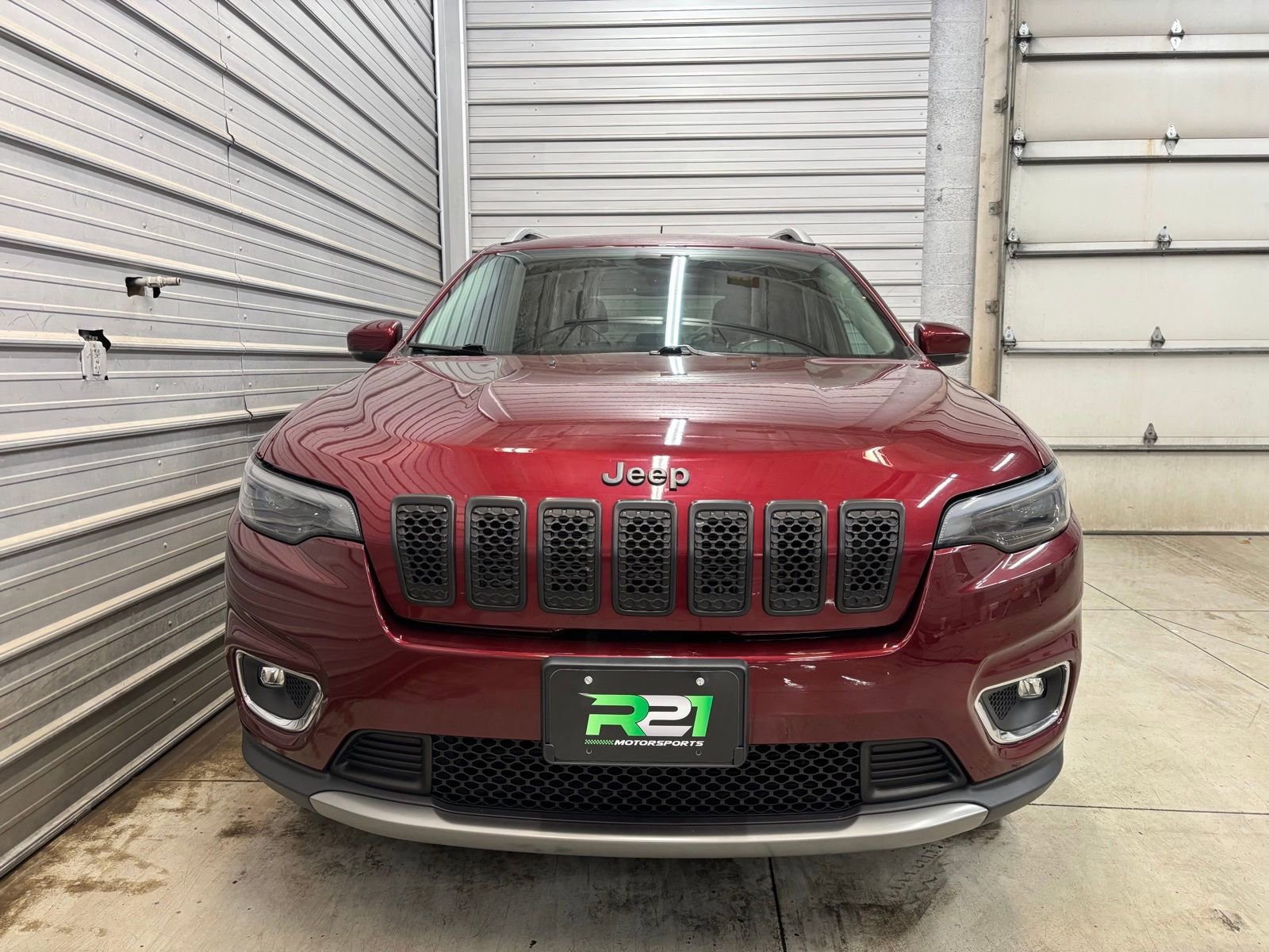 Used 2019 Jeep Cherokee Limited image 2