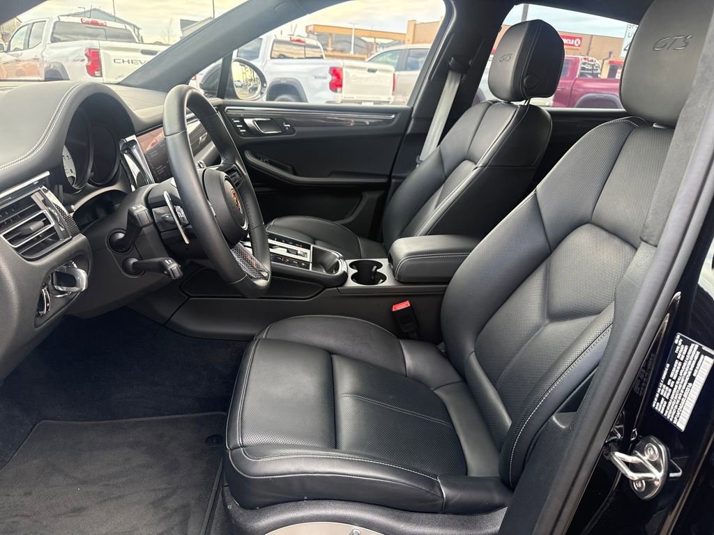 Used 2025 Porsche Macan GTS image 9