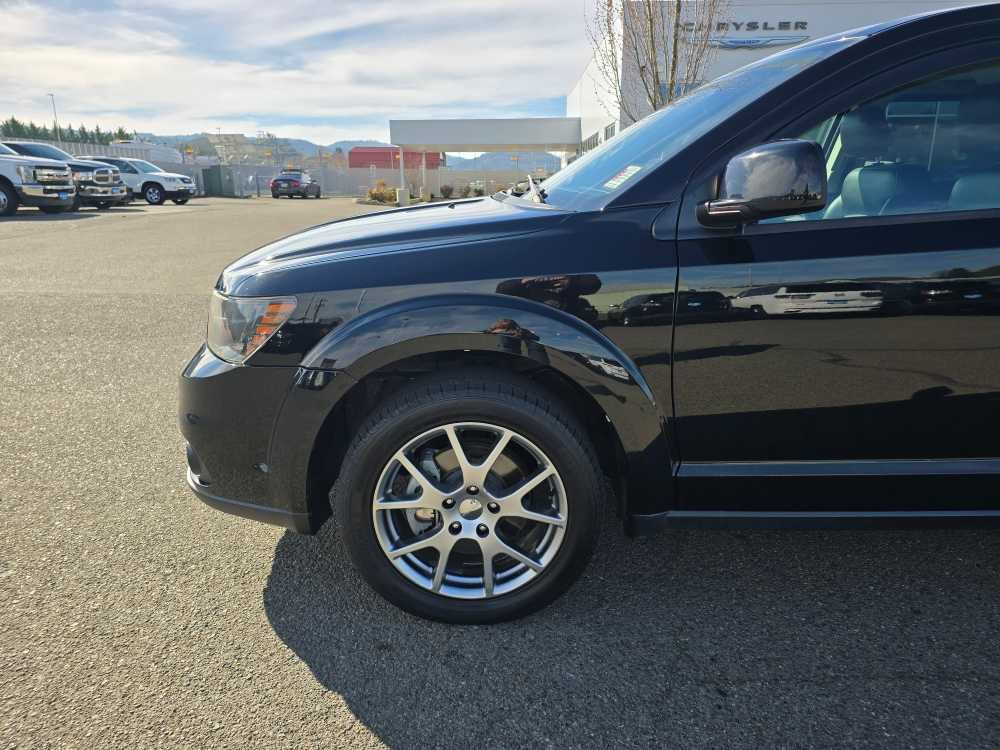 Used 2015 Dodge Journey R/T w/ Flexible Seating Group image 19