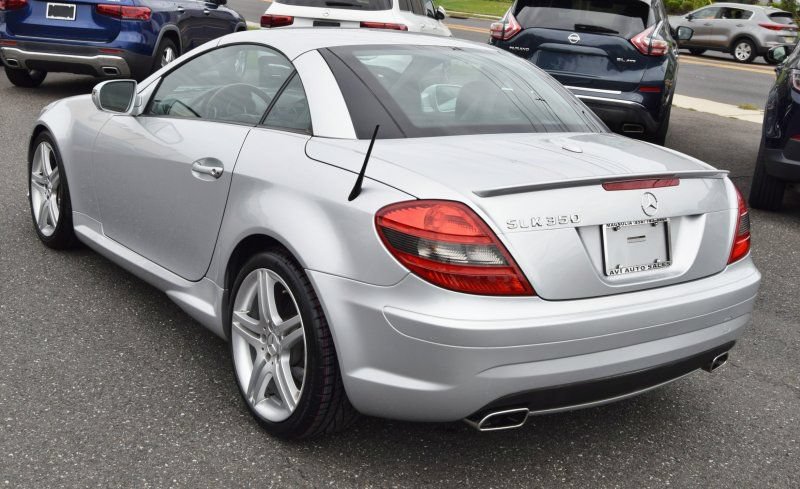 Used 2011 Mercedes-Benz SLK 350 image 8
