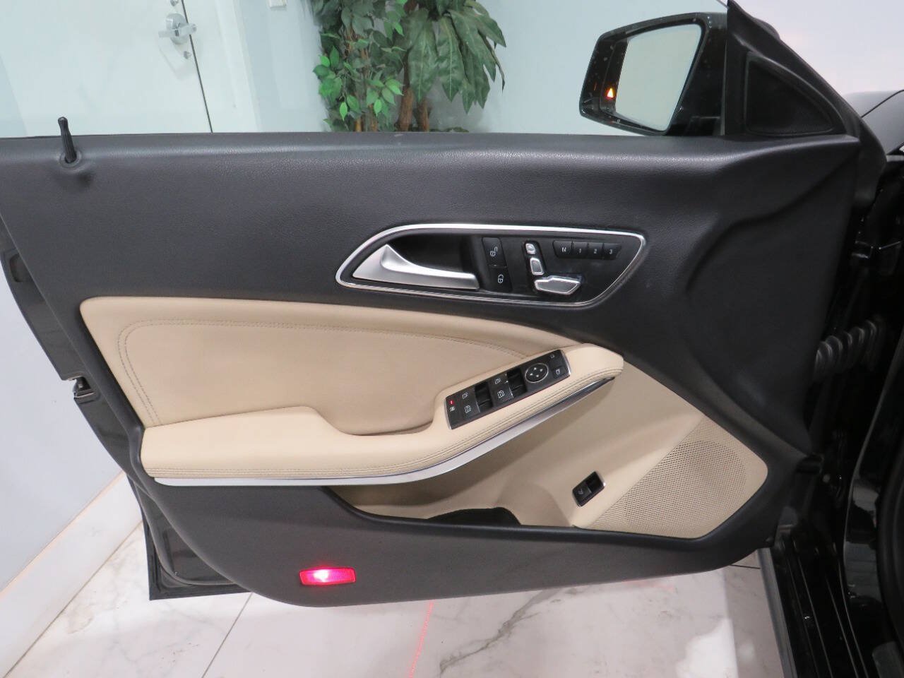 Used 2018 Mercedes-Benz CLA 250 4MATIC image 26