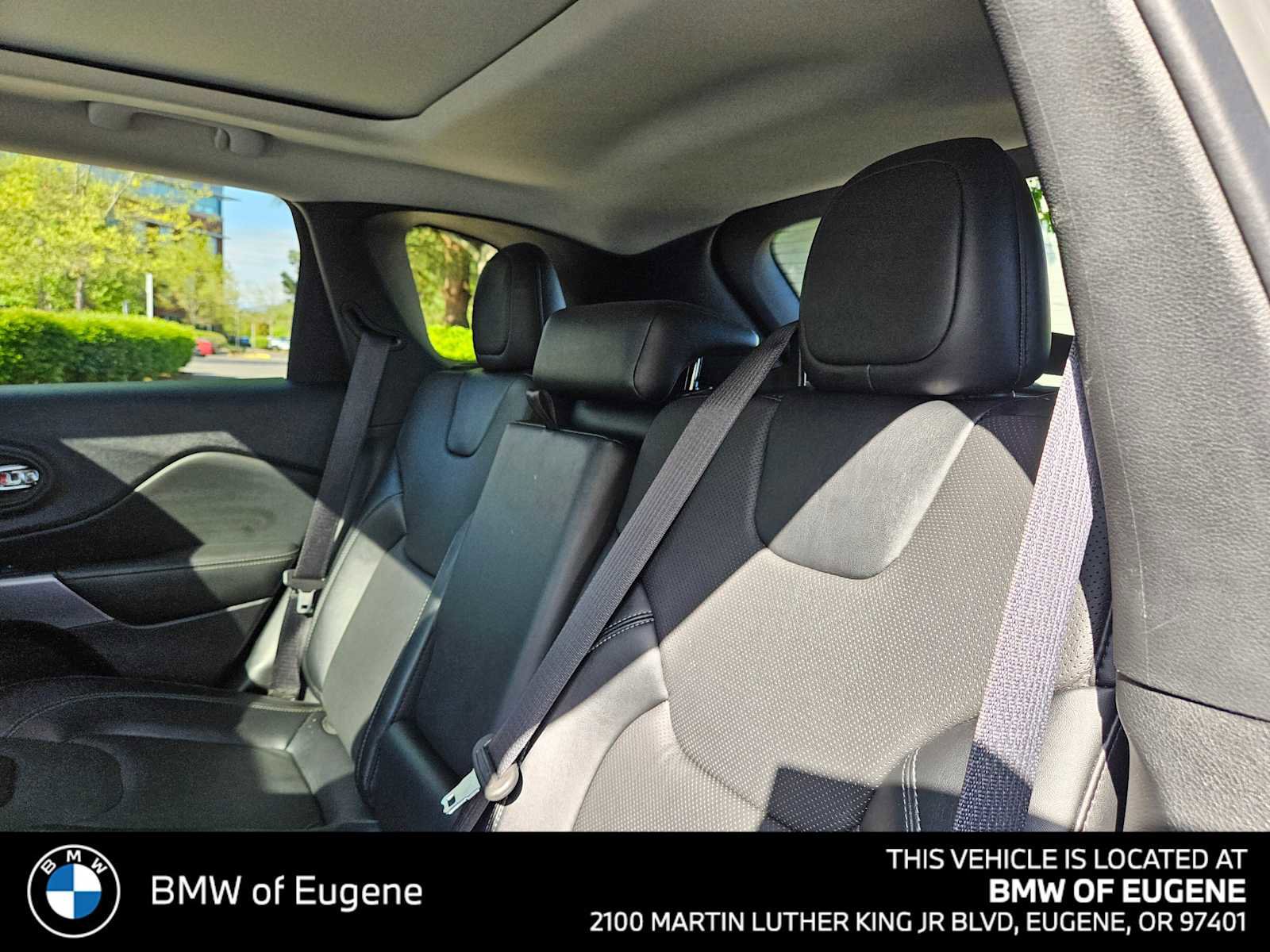 Used 2022 Jeep Cherokee Latitude Lux w/ Sun & Sound Group AWD/4WD image 21