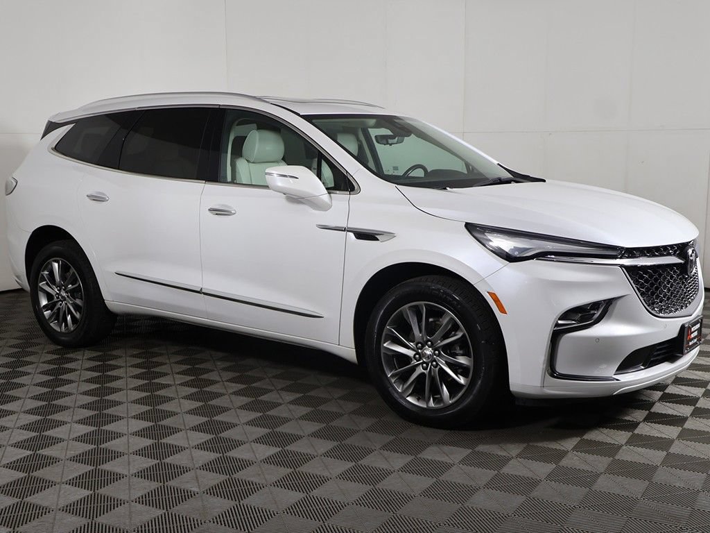 Used 2023 Buick Enclave Avenir w/ Avenir Technology Package AWD/4WD image 18