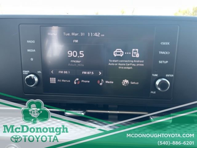 Used 2023 Kia Carnival LX image 11