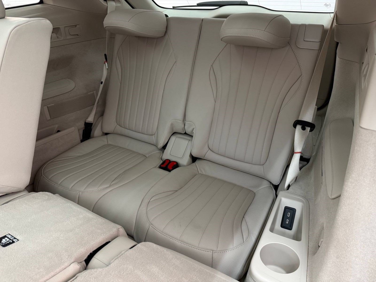 New 2027 Mercedes-Benz EQS 400 4MATIC SUV image 30