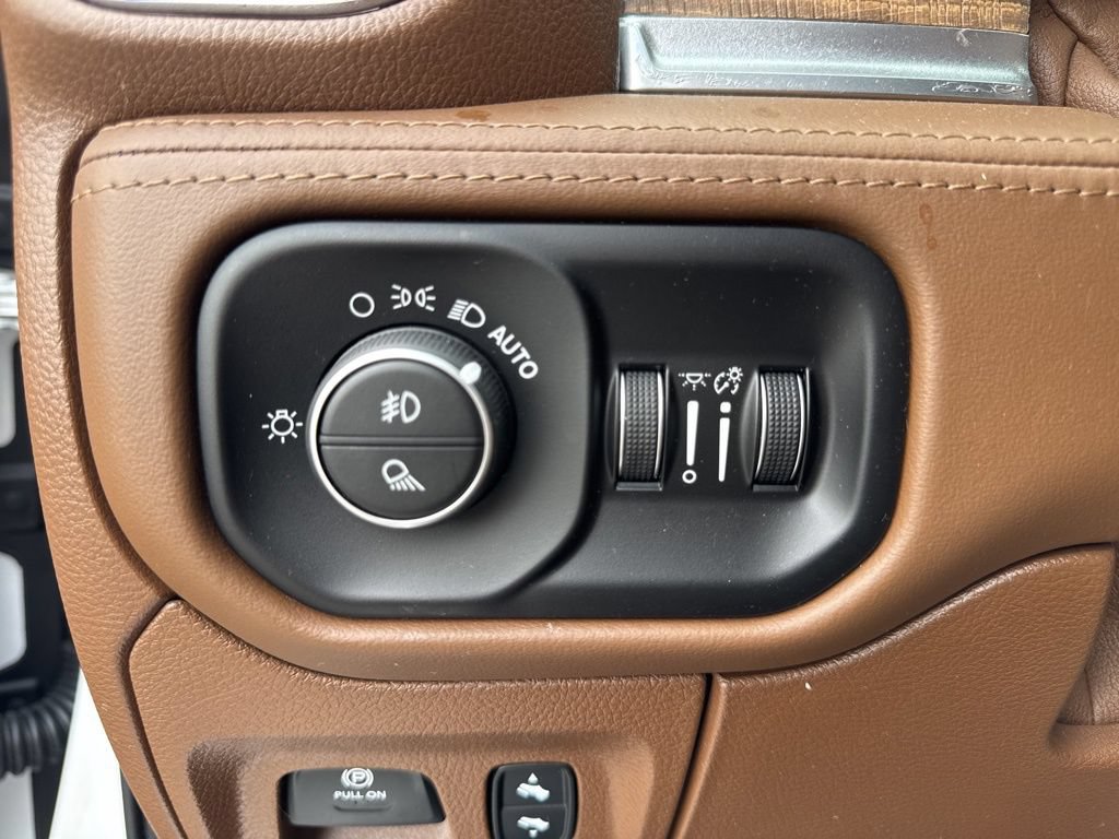 Used 2021 RAM 1500 Limited AWD/4WD image 57