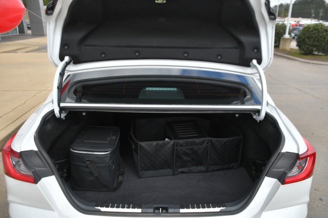 Used 2025 Toyota Camry XLE image 9