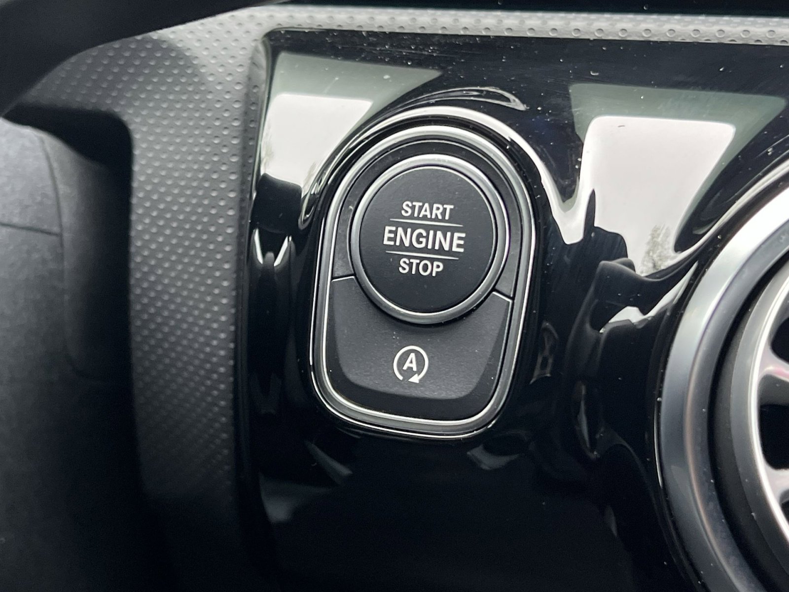 Certified 2026 Mercedes-Benz CLA 250 4MATIC image 37