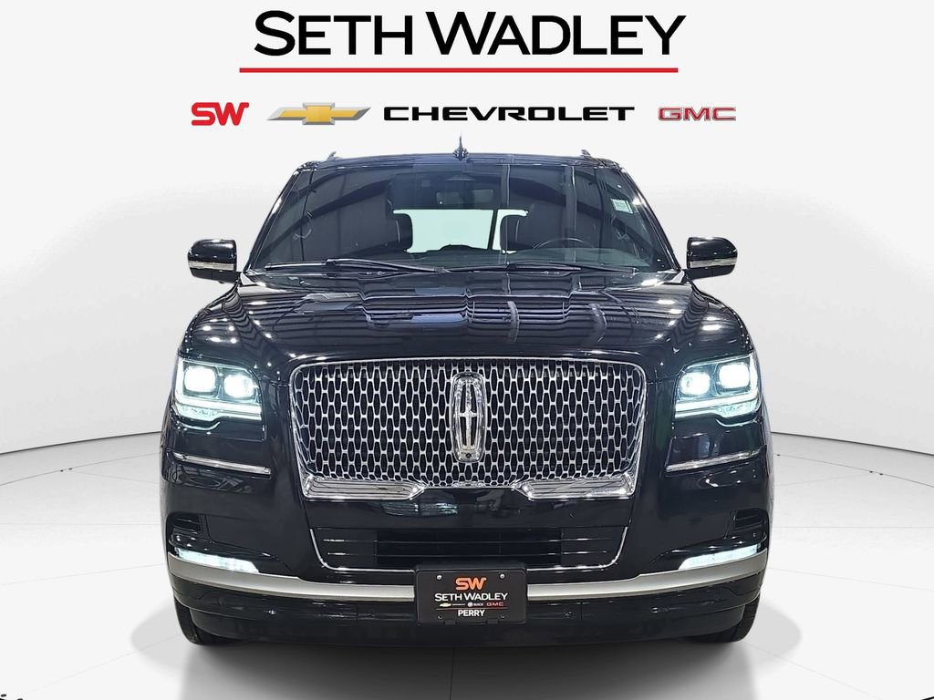 Used 2024 Lincoln Navigator Premiere image 2