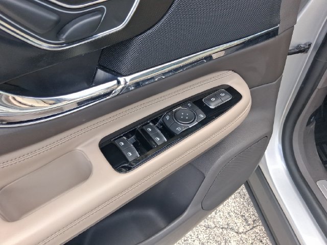 Used 2020 Lincoln Corsair Reserve FWD image 15