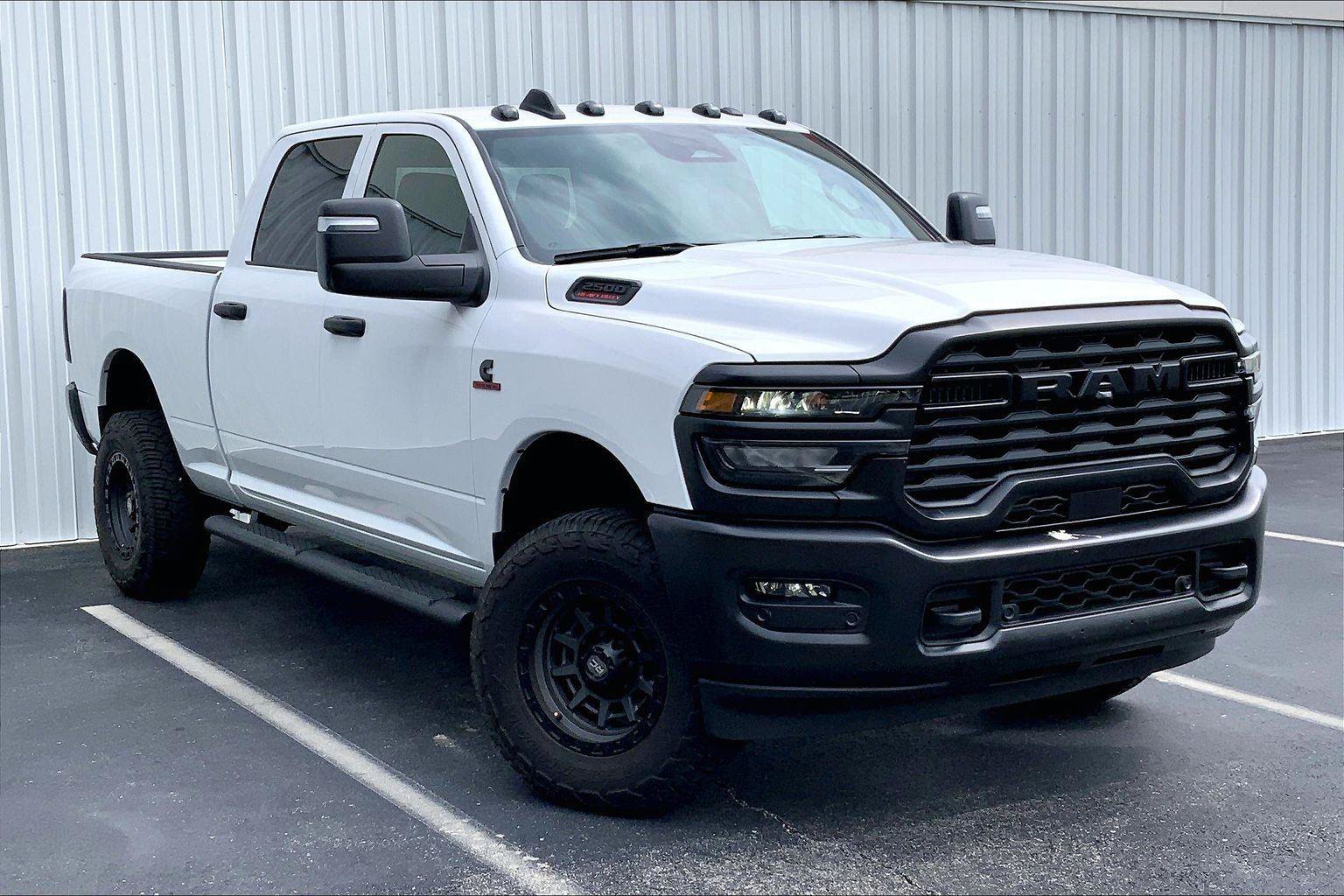Used 2025 RAM 2500 Tradesman AWD/4WD image 32