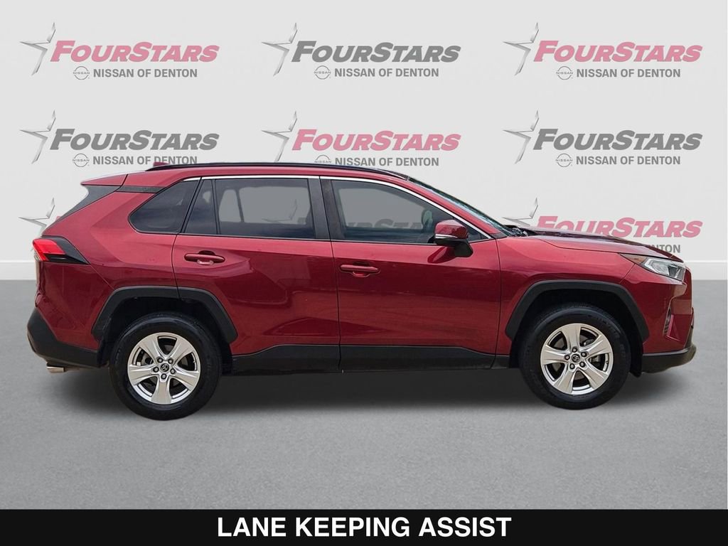 Used 2019 Toyota RAV4 XLE FWD image 3