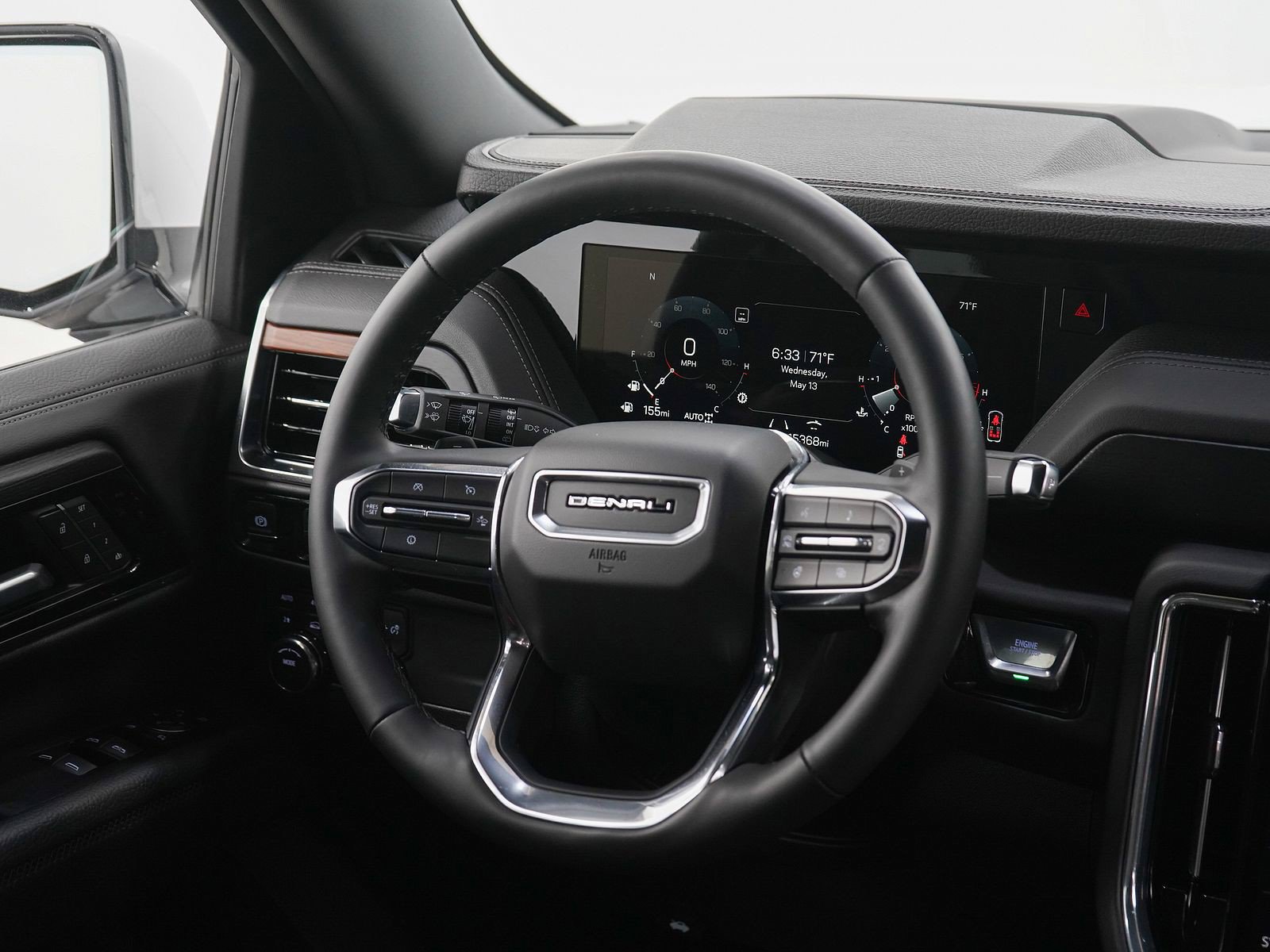 Used 2025 GMC Yukon XL Denali AWD/4WD image 16