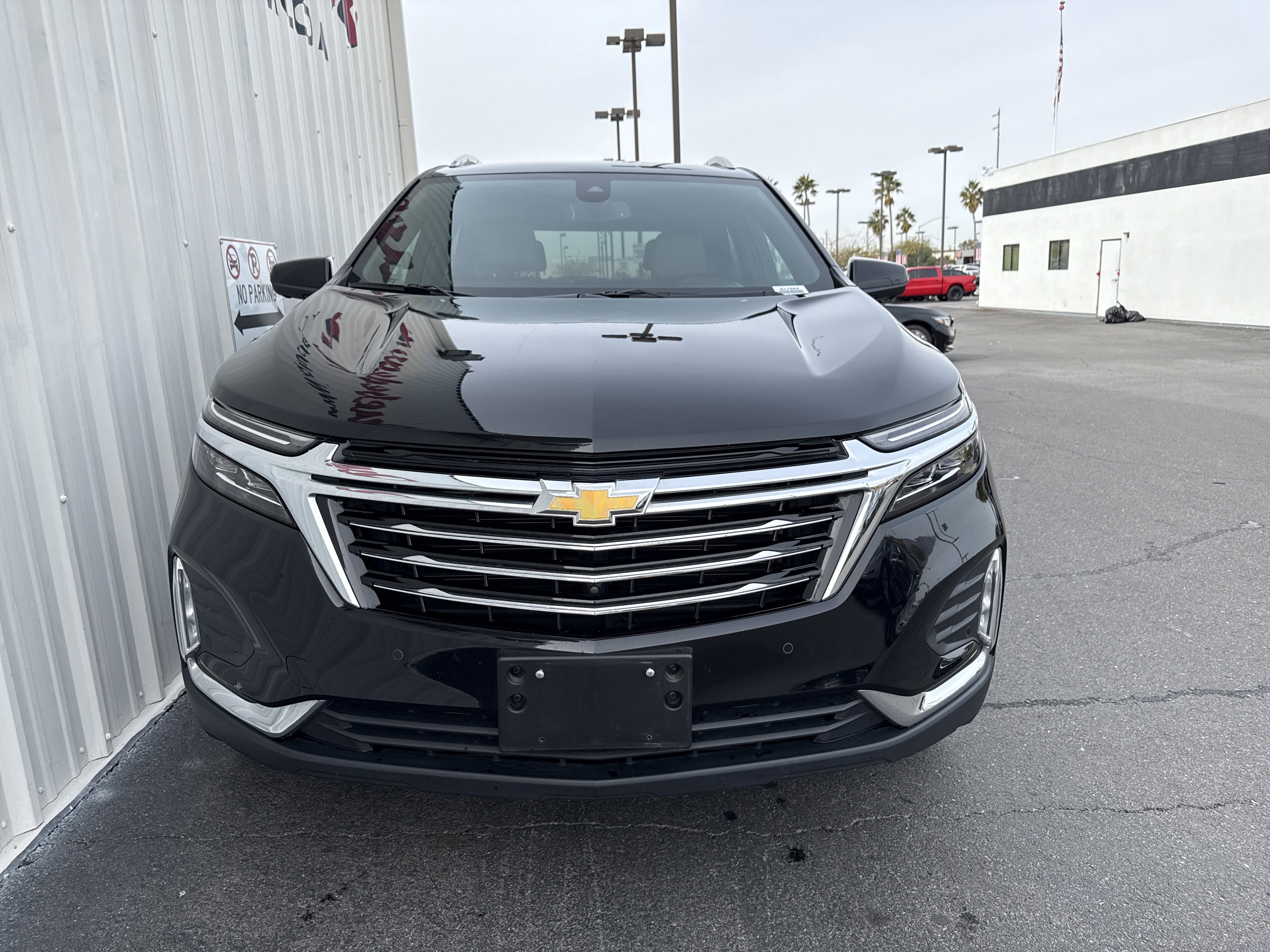 Used 2023 Chevrolet Equinox Premier image 4