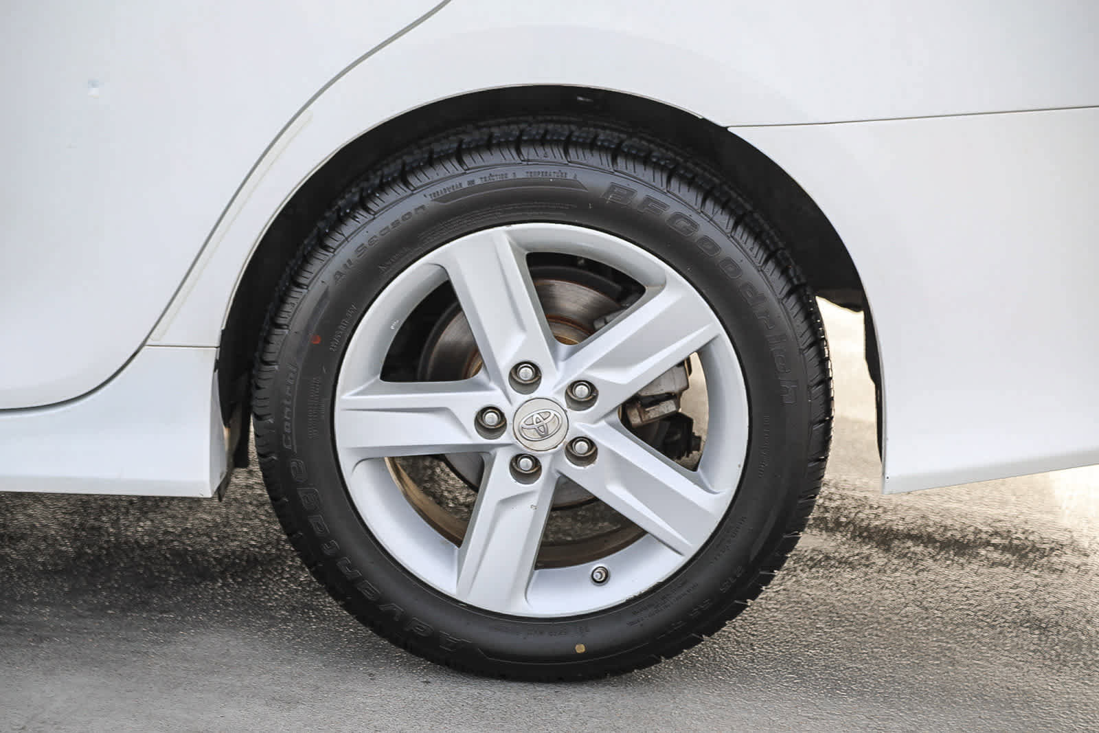 Used 2012 Toyota Camry SE image 11