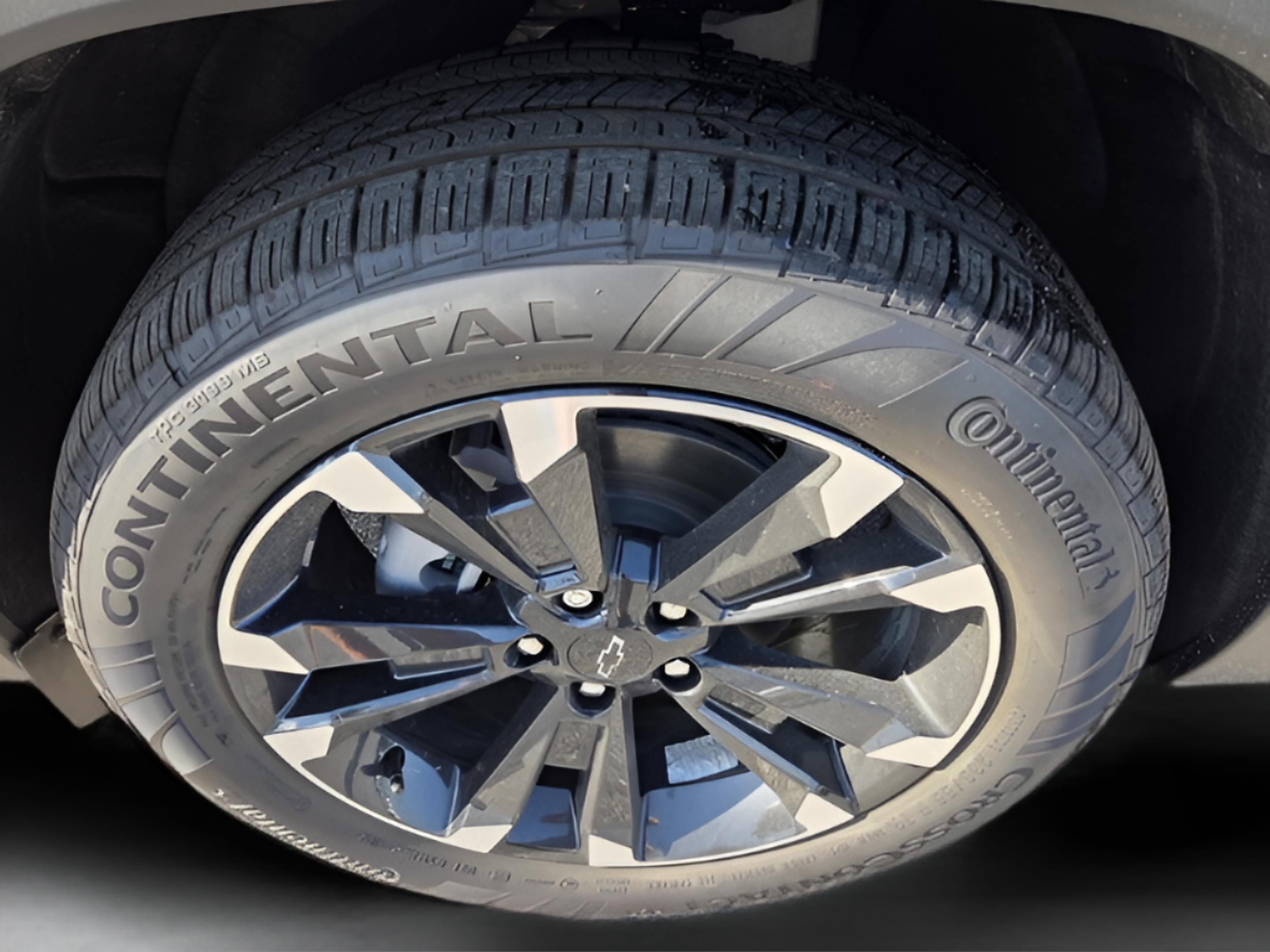 New 2026 Chevrolet Equinox RS w/ Convenience Package III AWD/4WD image 9