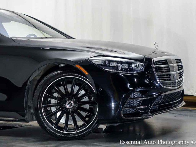 Used 2023 Mercedes-Benz S 580e 4MATIC Sedan image 2
