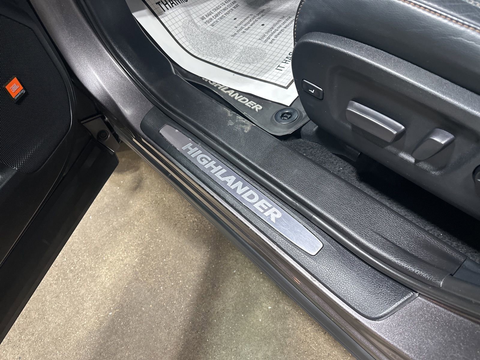 Used 2019 Toyota Highlander Limited w/ Protection Package #3 AWD/4WD image 22