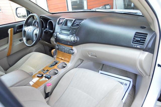 Used 2010 Toyota Highlander 4WD Hybrid image 17