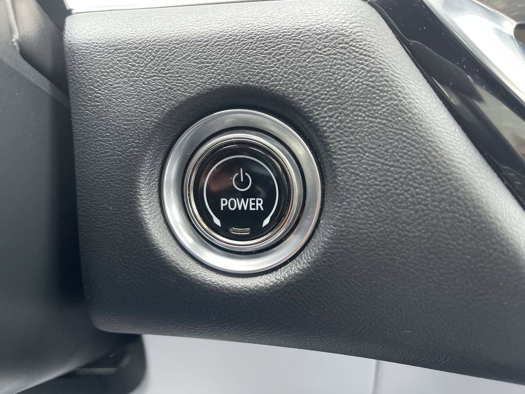 Certified 2024 Cadillac Lyriq Luxury image 24