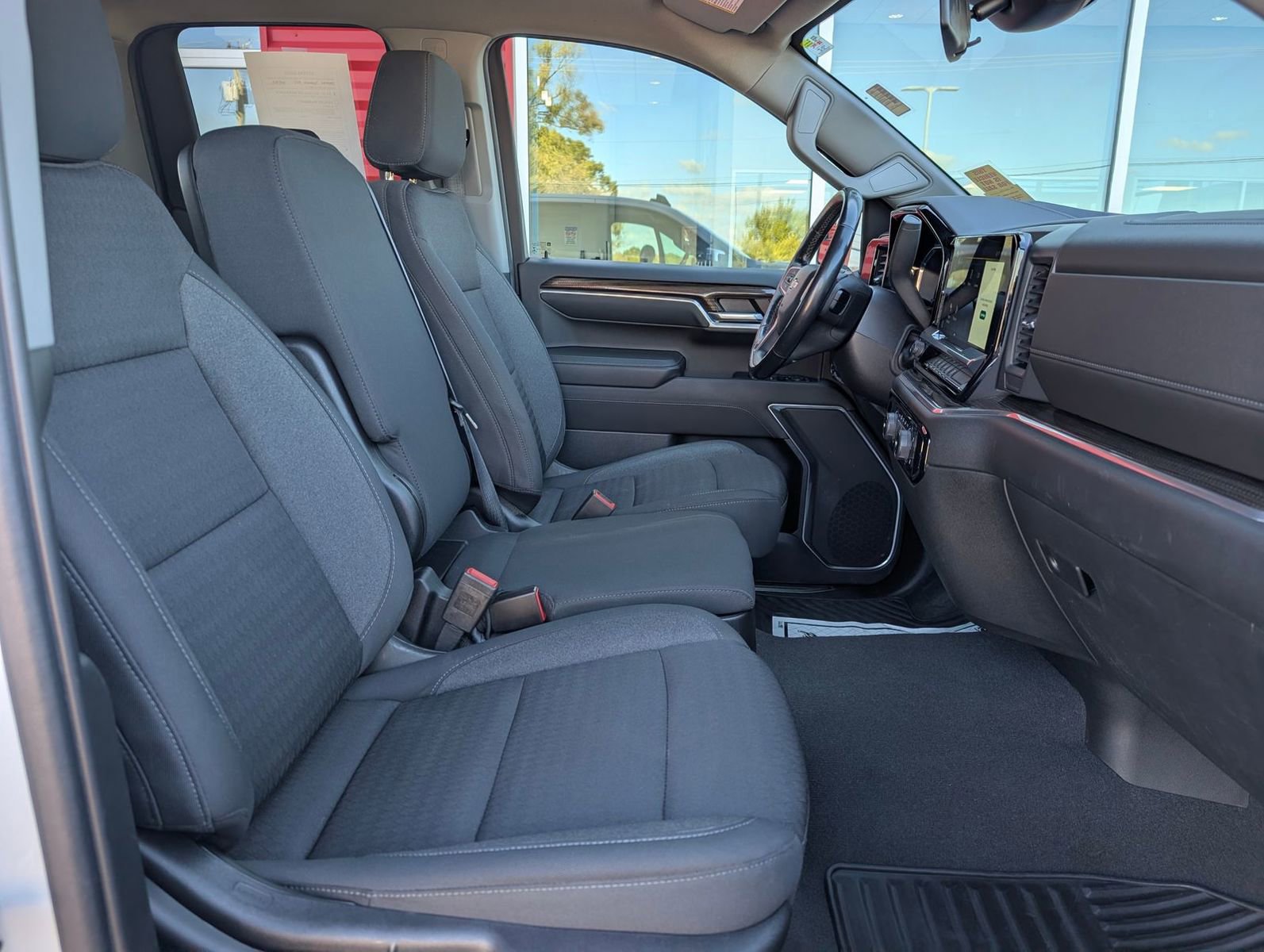 Used 2022 Chevrolet Silverado 1500 LT image 31