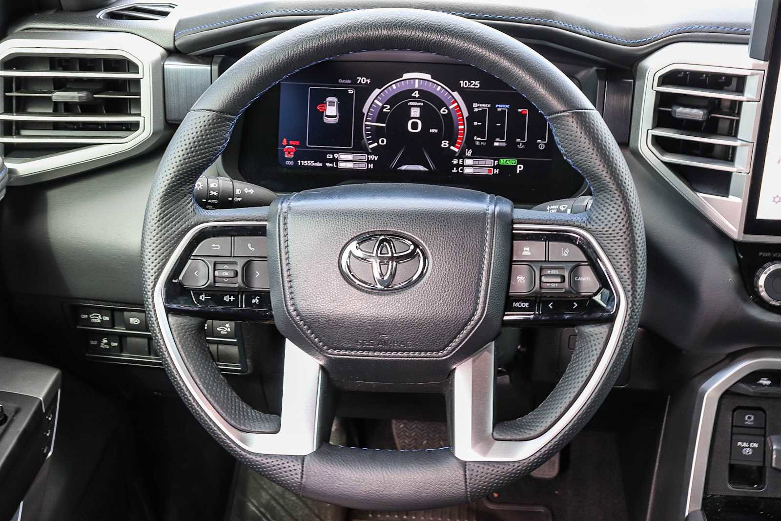 Used 2025 Toyota Sequoia Platinum image 17