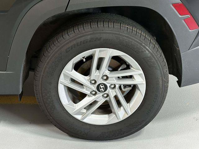 Certified 2025 Hyundai Tucson SE AWD/4WD image 11