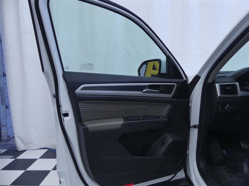 Used 2021 Volkswagen Atlas SE w/ Panoramic Sunroof Package image 25