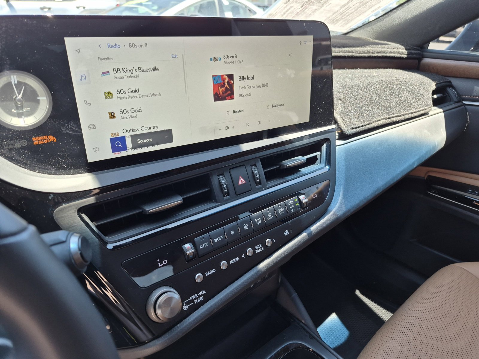 Used 2024 Lexus ES 350 w/ Premium Package FWD image 11