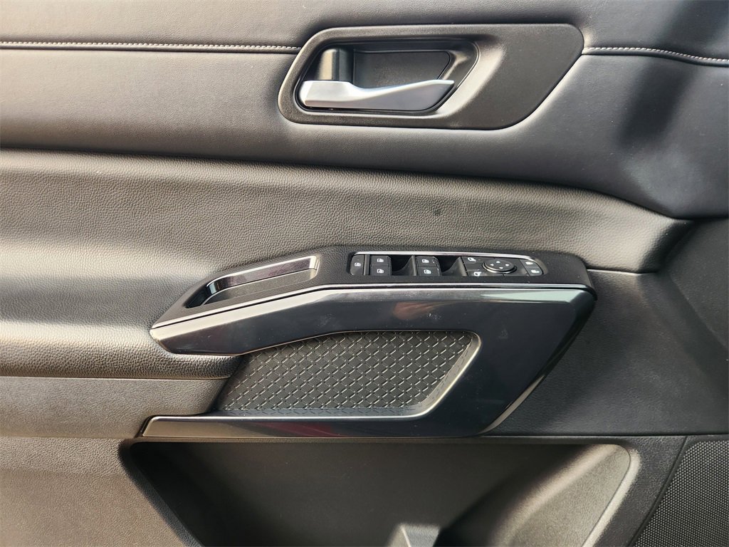 Used 2022 Nissan Pathfinder SV w/ Cargo Package image 19