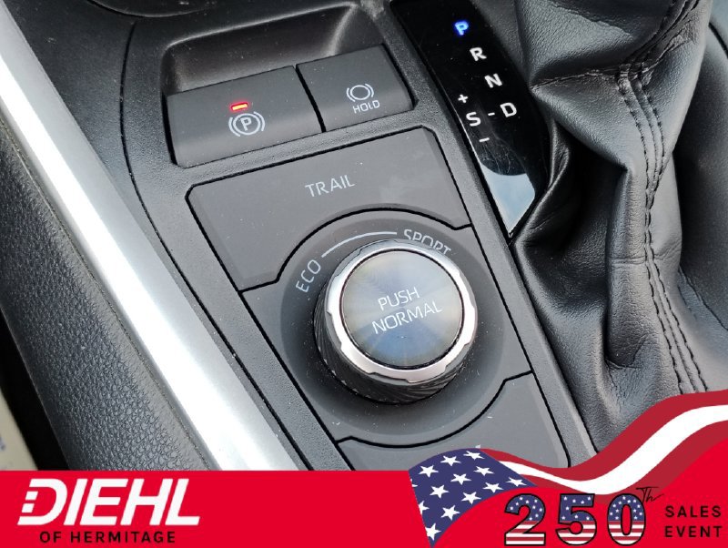 Used 2019 Toyota RAV4 XSE w/ Carpet Mat Package AWD/4WD image 38