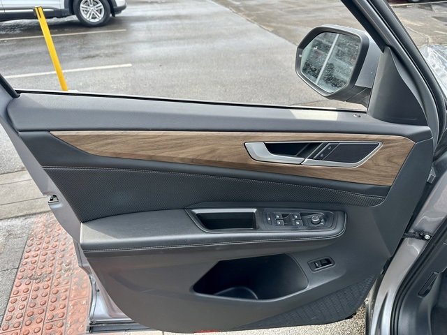 Certified 2024 Volkswagen Atlas SE image 10