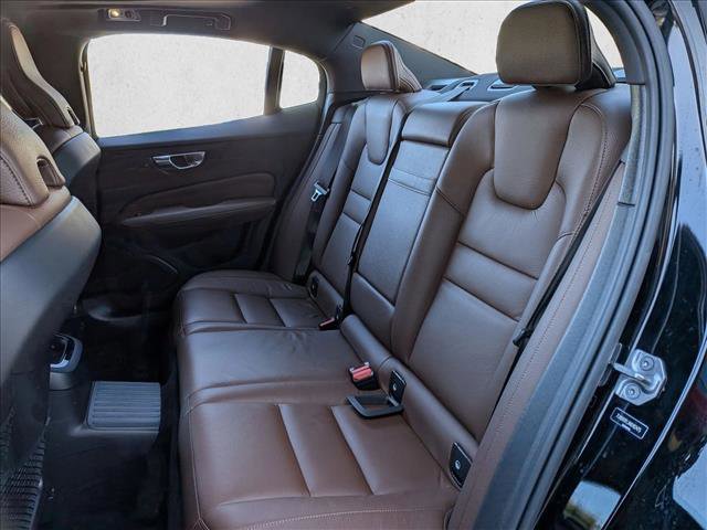 Used 2022 Volvo S60 T8 Inscription w/ Advanced Package image 16