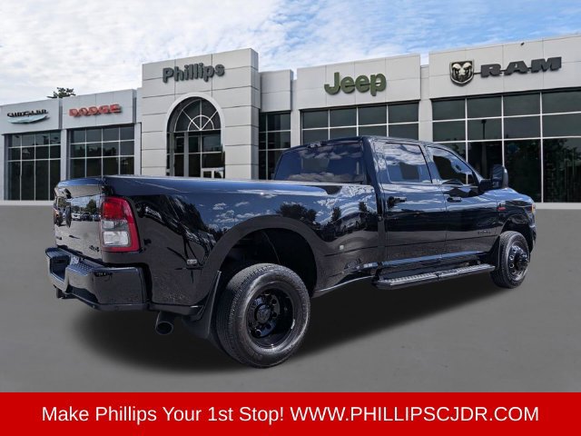Used 2024 RAM 3500 Big Horn w/ Night Edition AWD/4WD image 3