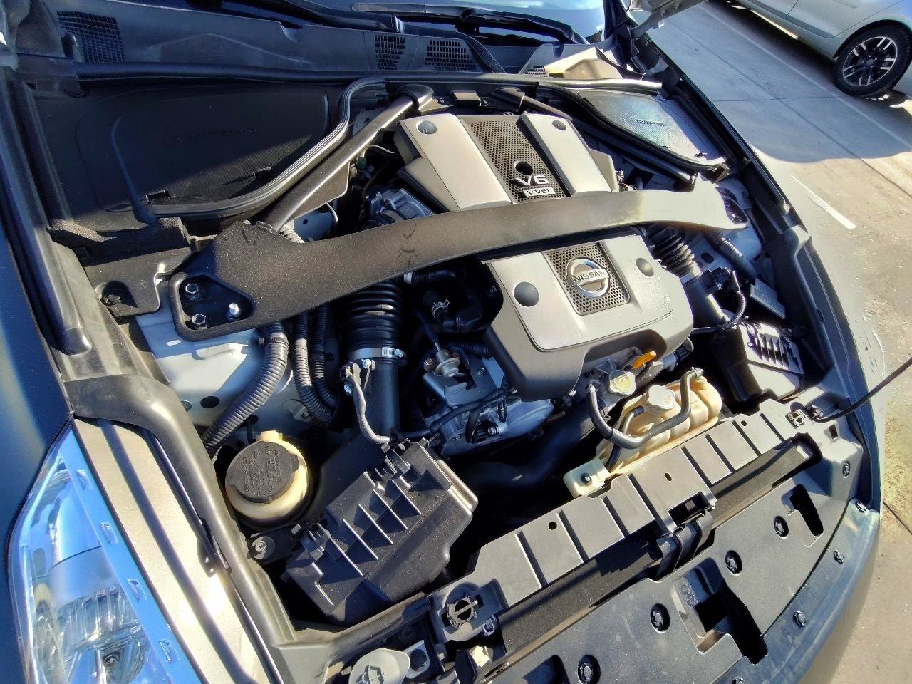 Used 2015 Nissan 370Z Roadster RWD image 35