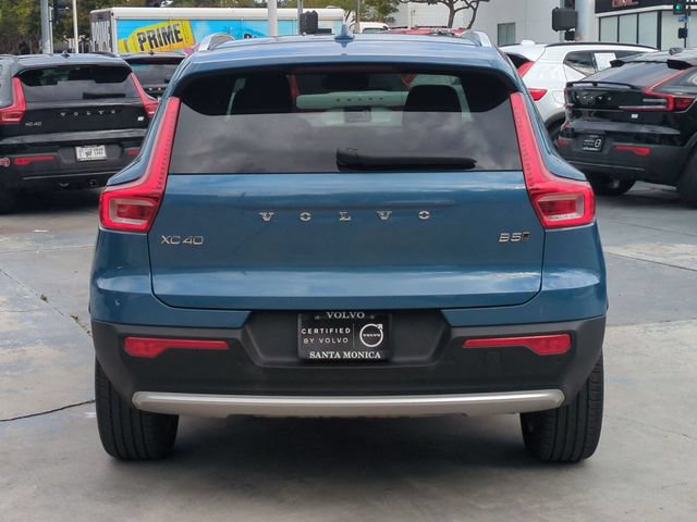 Used 2024 Volvo XC40 B5 Core AWD/4WD image 4