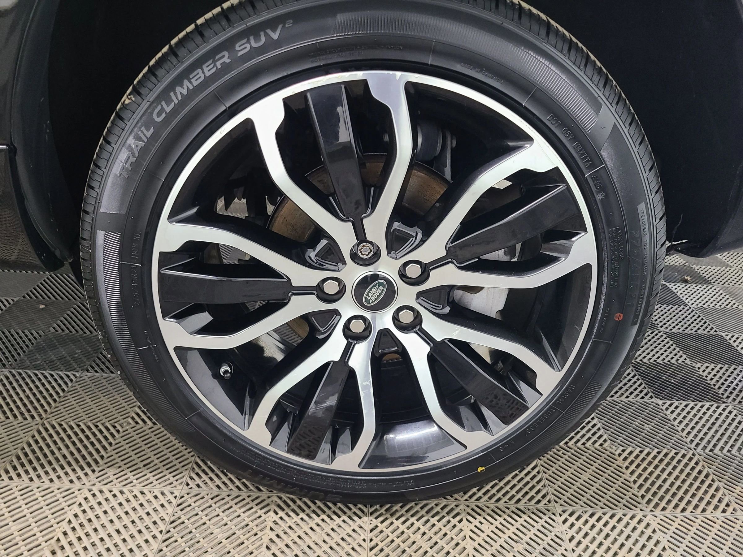 Used 2020 Land Rover Range Rover Sport HSE image 17