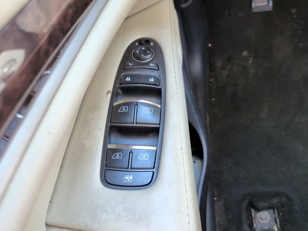 Used 2015 INFINITI QX60 FWD w/ Deluxe Touring Package image 24