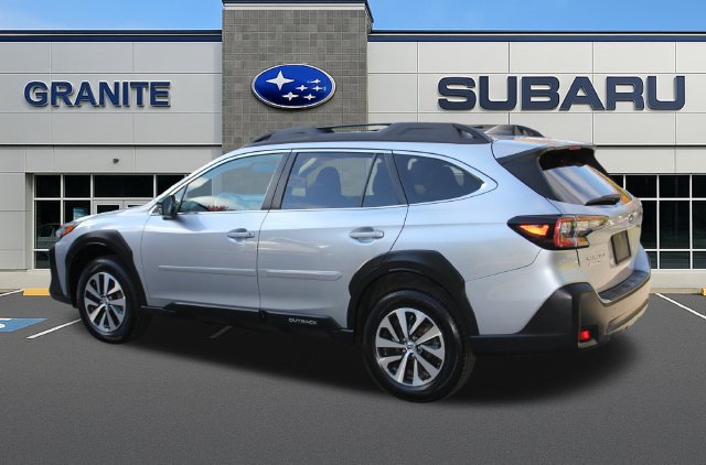 Certified 2024 Subaru Outback Premium AWD/4WD image 8