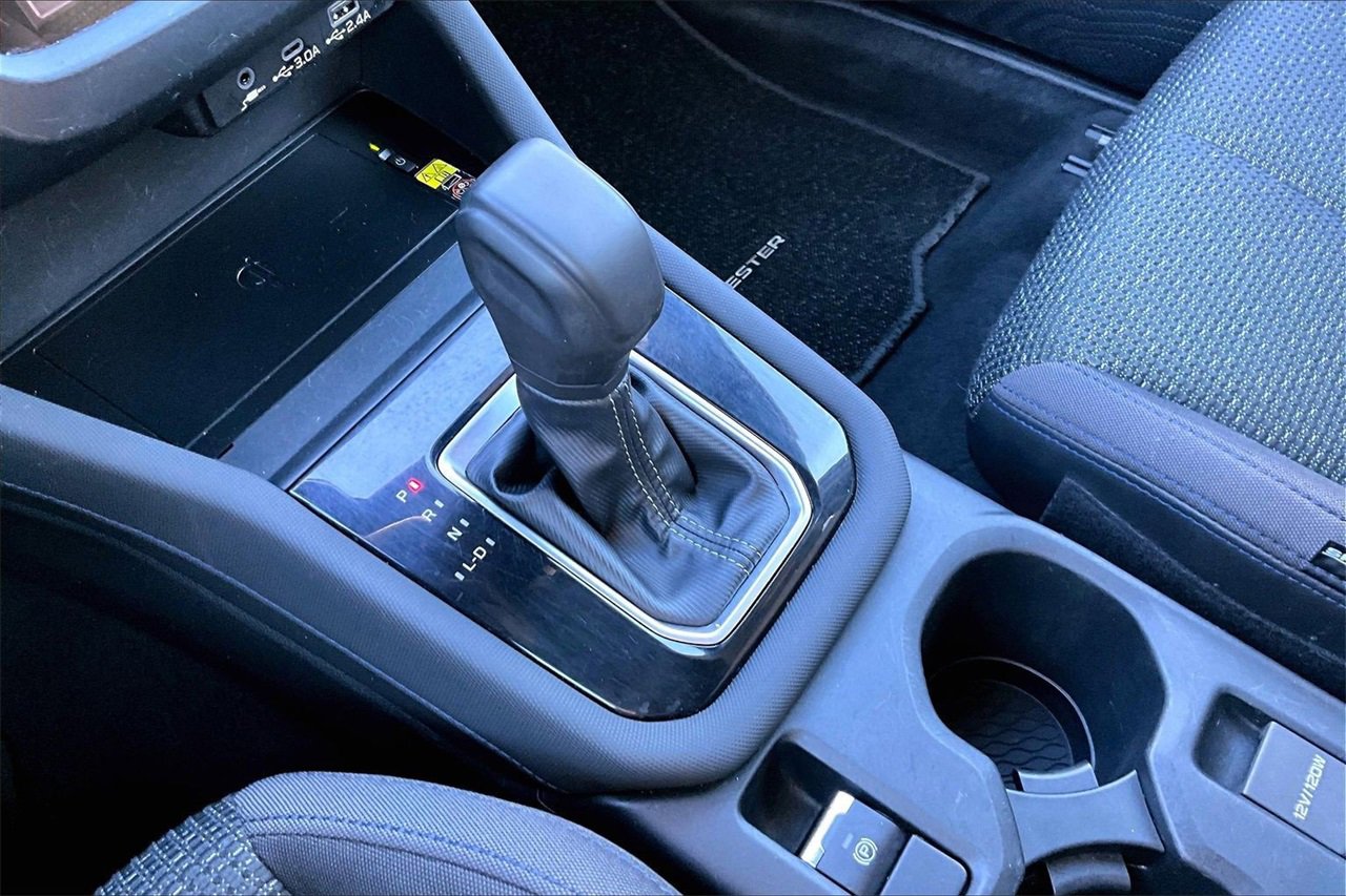 Used 2025 Subaru Forester Premium image 29